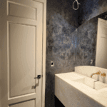 Tadelakt finish in a bathroom, Malibu